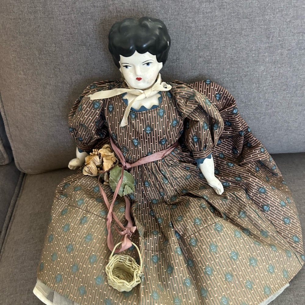 Vtg porcelain & cloth China head doll